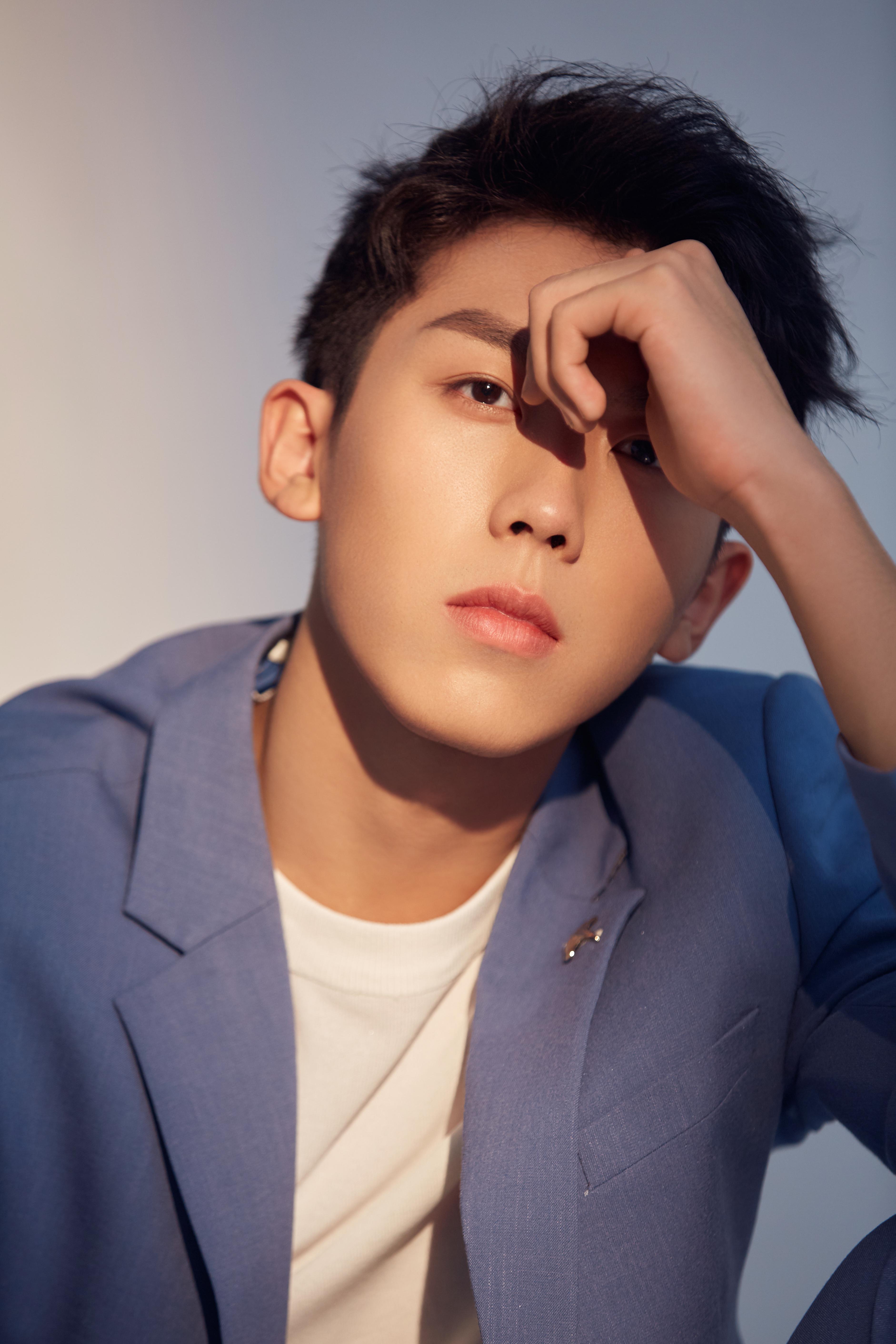 王梓宁:表演天赋无与伦比 王梓宁,一位在演艺圈中崭露头角的年轻演员