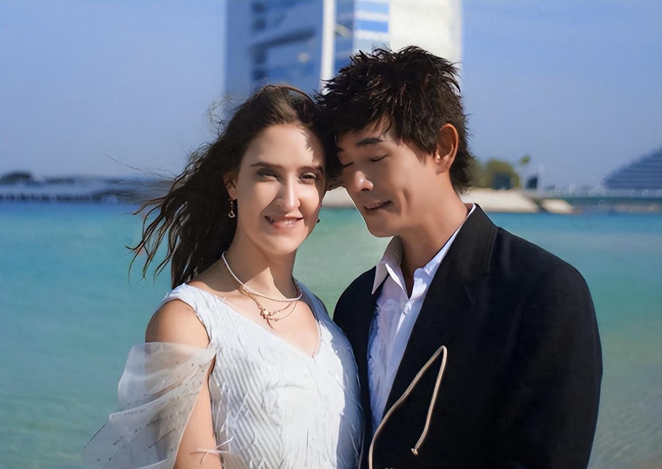 黄品源夫妇海南度蜜月,感慨万分晒婚礼照,感谢妻子改变人生 黄品源56