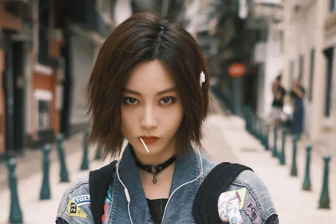 尚语贤:演技之光 尚语贤,这位出生于四川省绵阳市的年轻女演员,用扎实