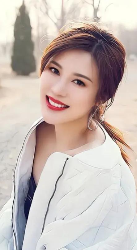邬倩倩:知性大方,非常有气质 邬倩倩,中国内地女演员,出生于1955年7月