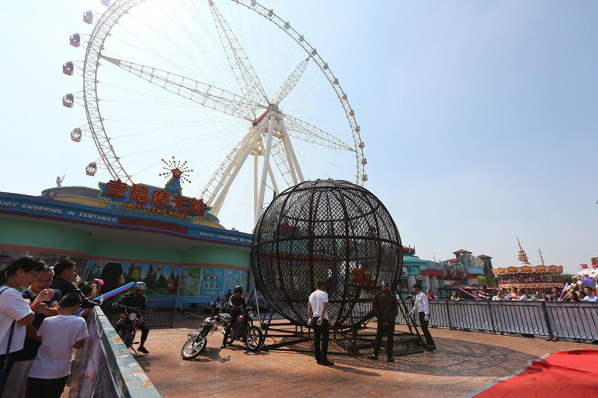 新乡京华园位于河南省新乡市市中心,是这座城市的一颗璀璨明珠.