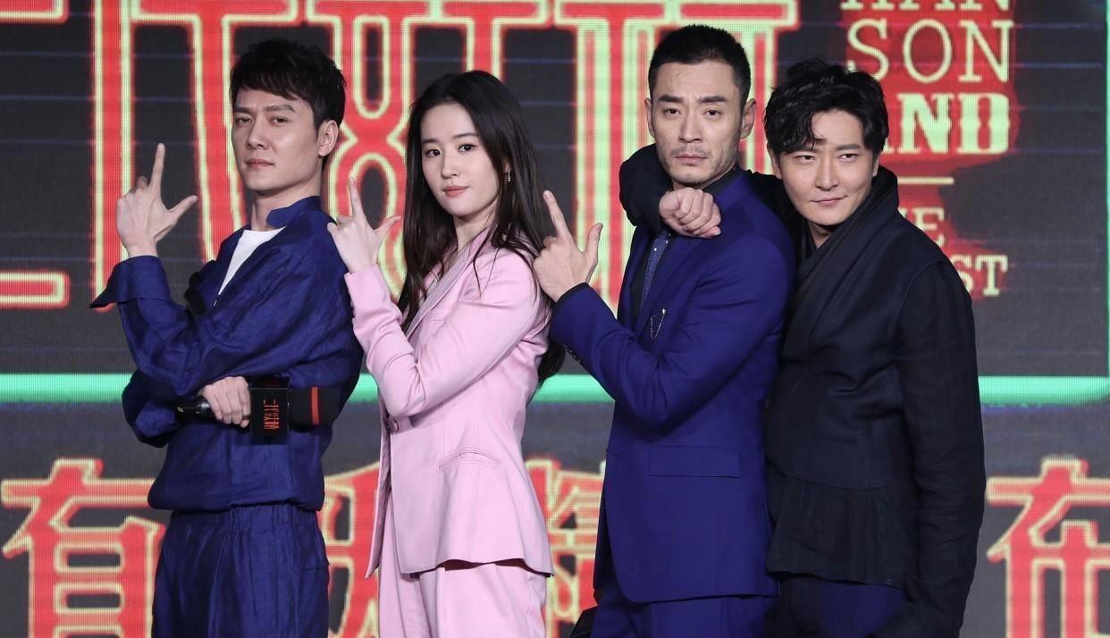 杨幂与刘亦菲:娱乐圈的变迁与女星的奋斗史 早前,随着金鹰奖的回顾