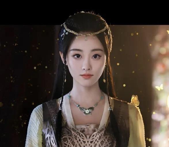 祝绪丹:从周芷若到阿岚 祝绪丹在《烈焰》中饰演的阿岚,是一个神秘