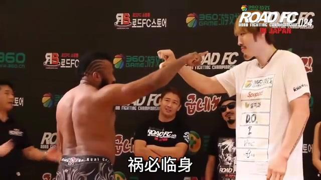 然而,在比赛中,崔洪万屡次受挫,最终遭遇重拳暴打ko.