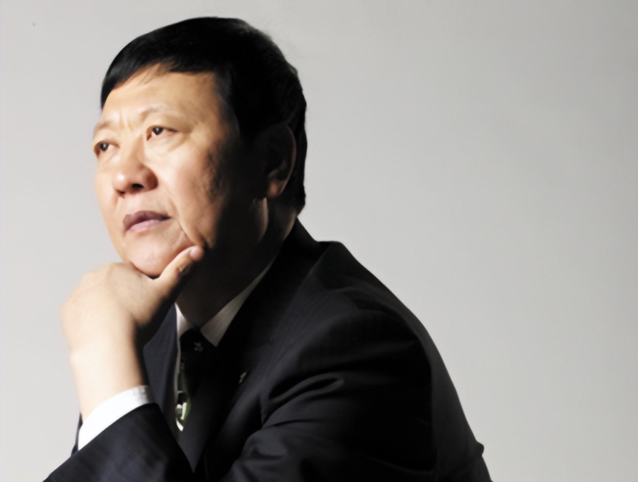牛根生:从草场走出的贫困少年 牛根生是蒙牛创始人,他的人生旅程堪比