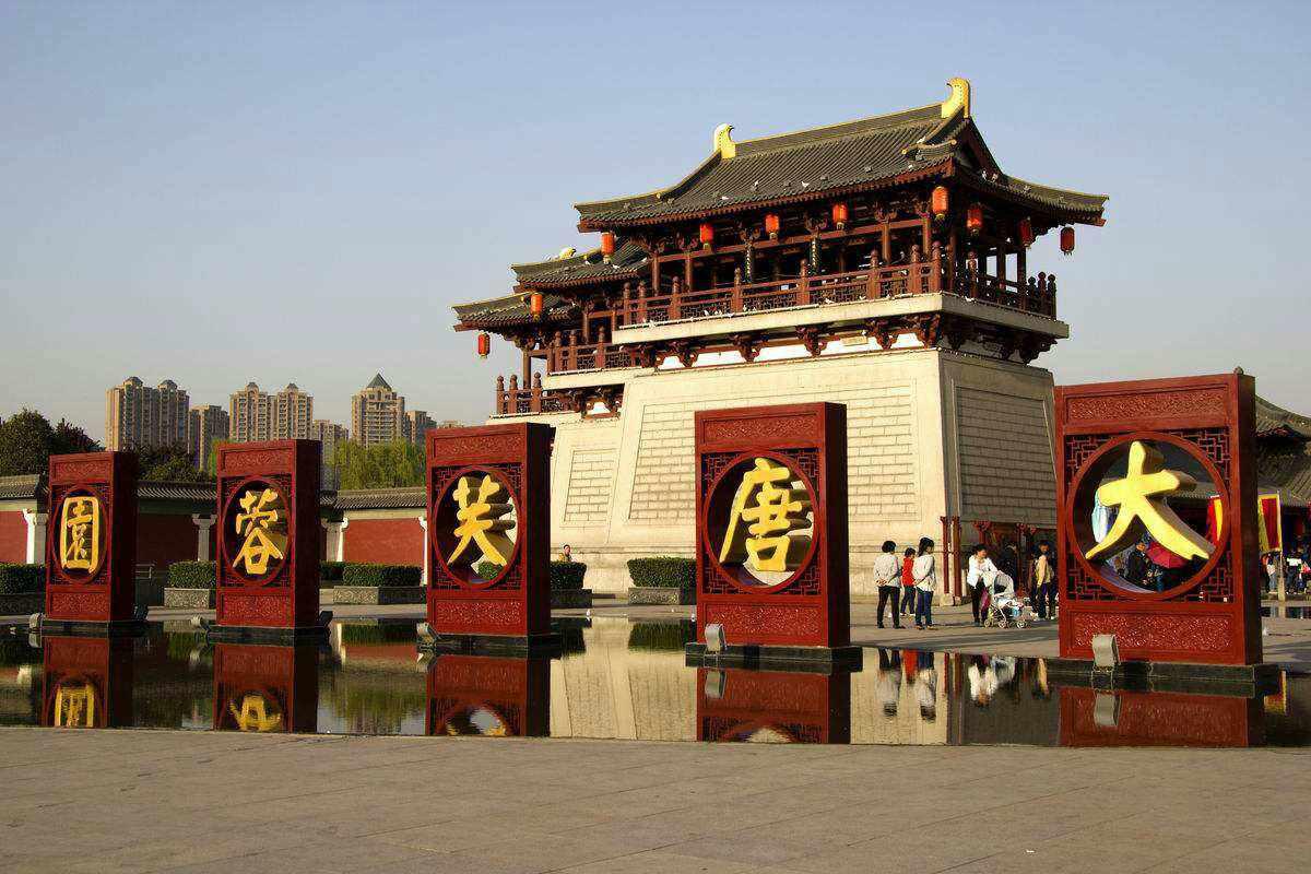 西安6日探险之旅 西安,这座拥有千年历史和文化的古都,向全球游客敞开