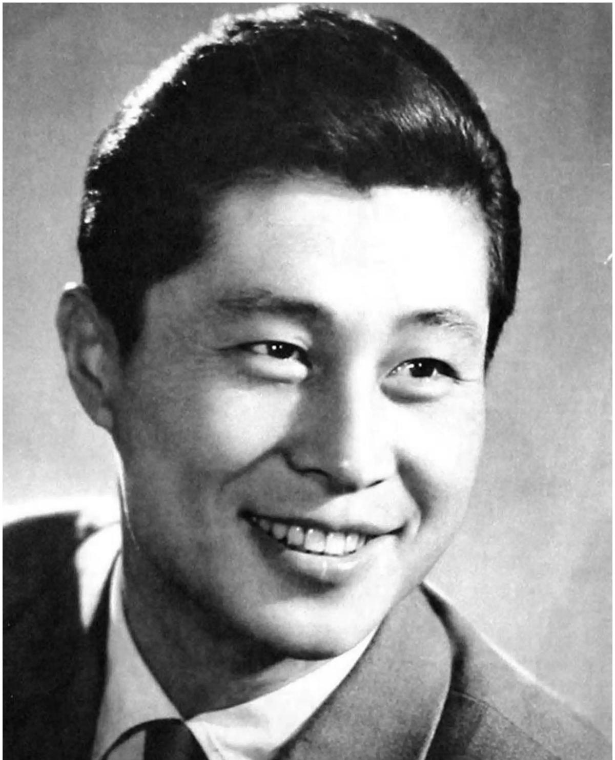 王心刚:演艺巅峰背后的坚韧与低调,晚年享受平凡生活