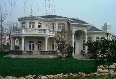 华谊兄弟,一度是娱乐圈的璀璨明珠,王氏兄弟王中军和王中磊更是以其