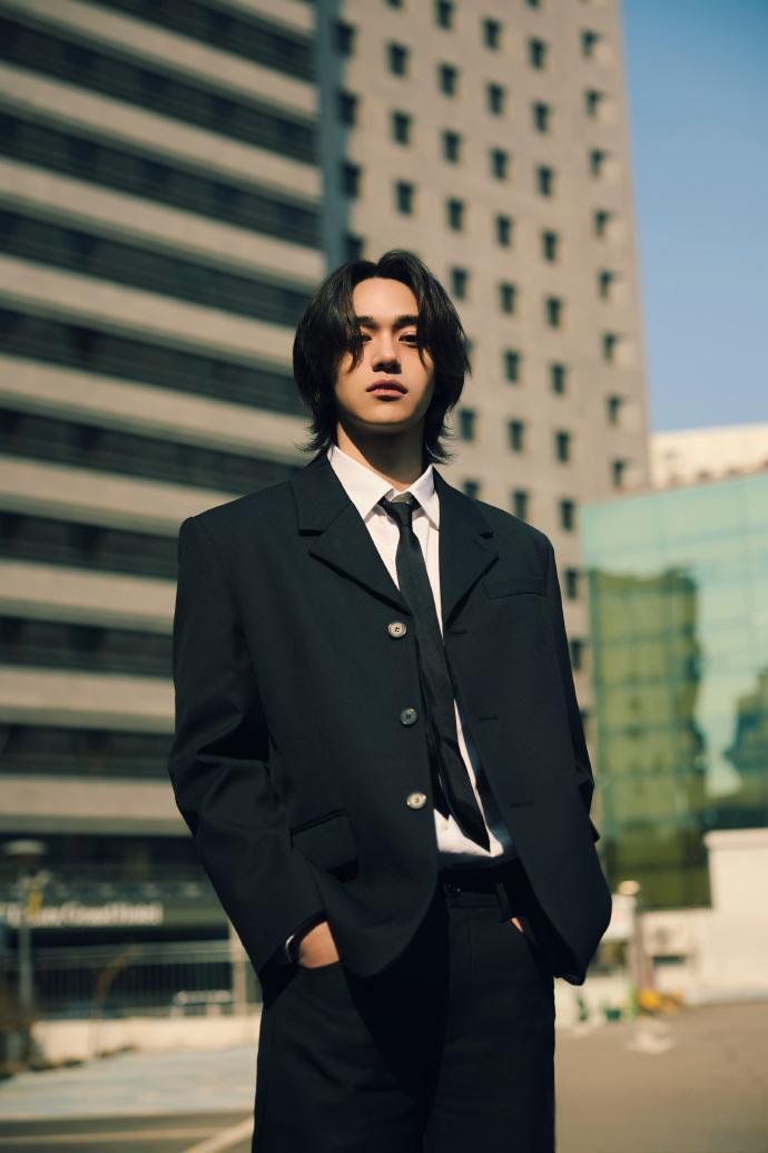 男团nct的前成员lucas黄旭熙终于要solo出道了!