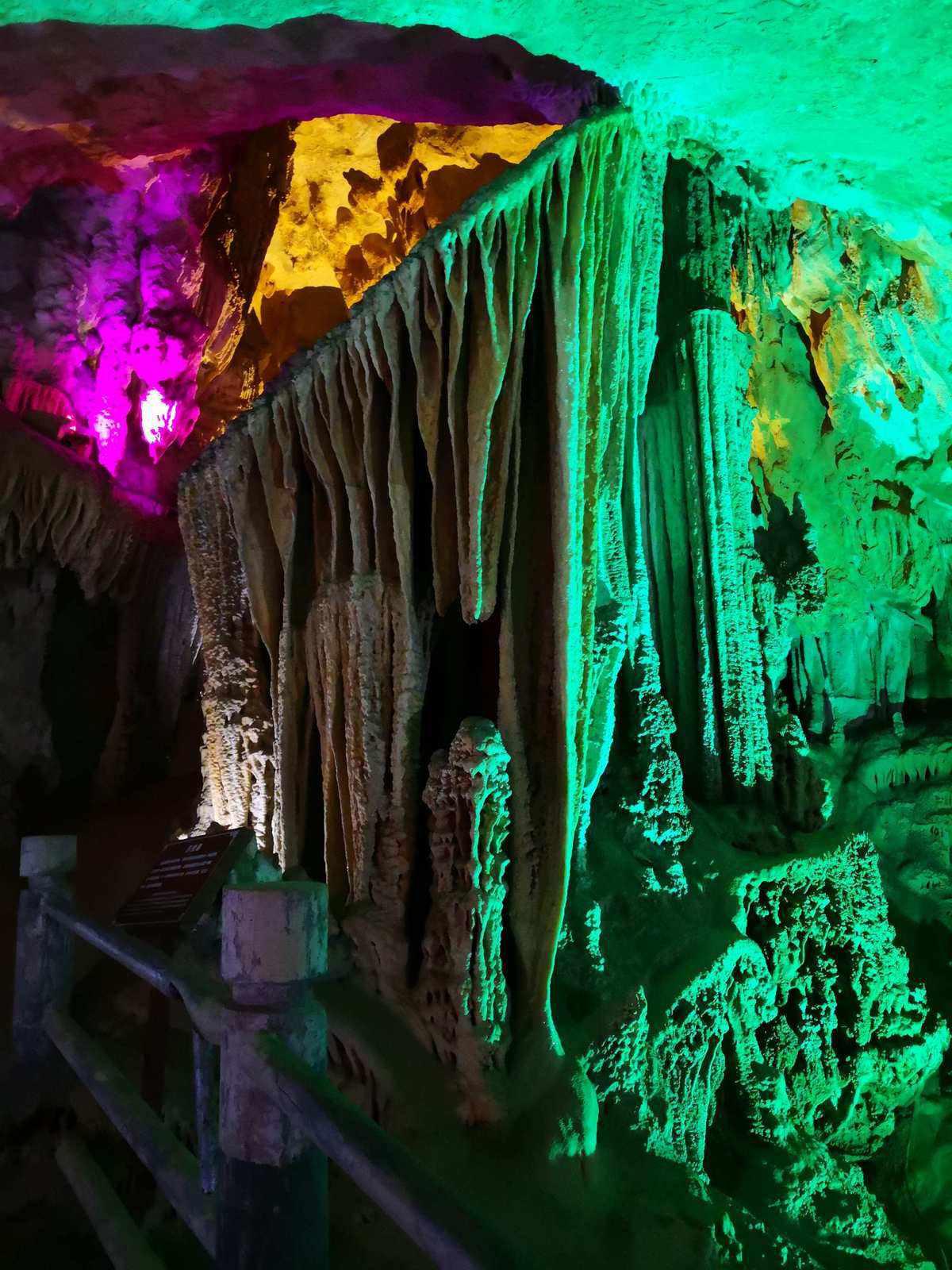 这里有金伦洞,水锦·顺庄,小都百旅游景区等4a景区,弄拉生态自然风景