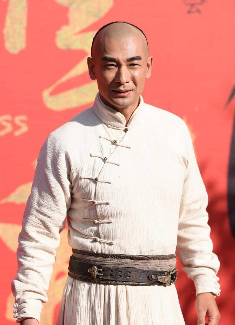 点击量超过3000万,维妮饰演的十三姨颜值超过关之琳,电影延续了黄飞鸿