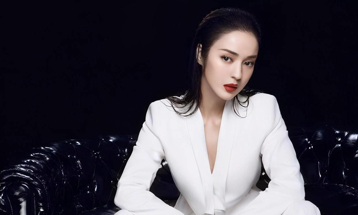 点击量超过3000万,维妮饰演的十三姨颜值超过关之琳,电影延续了黄飞鸿