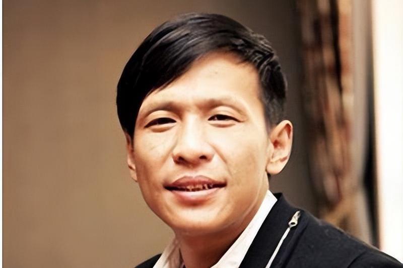 宋小宝:从贫困洗碗工到二人转巨星的逆袭之路 宋小宝,原名宋宝利,1981