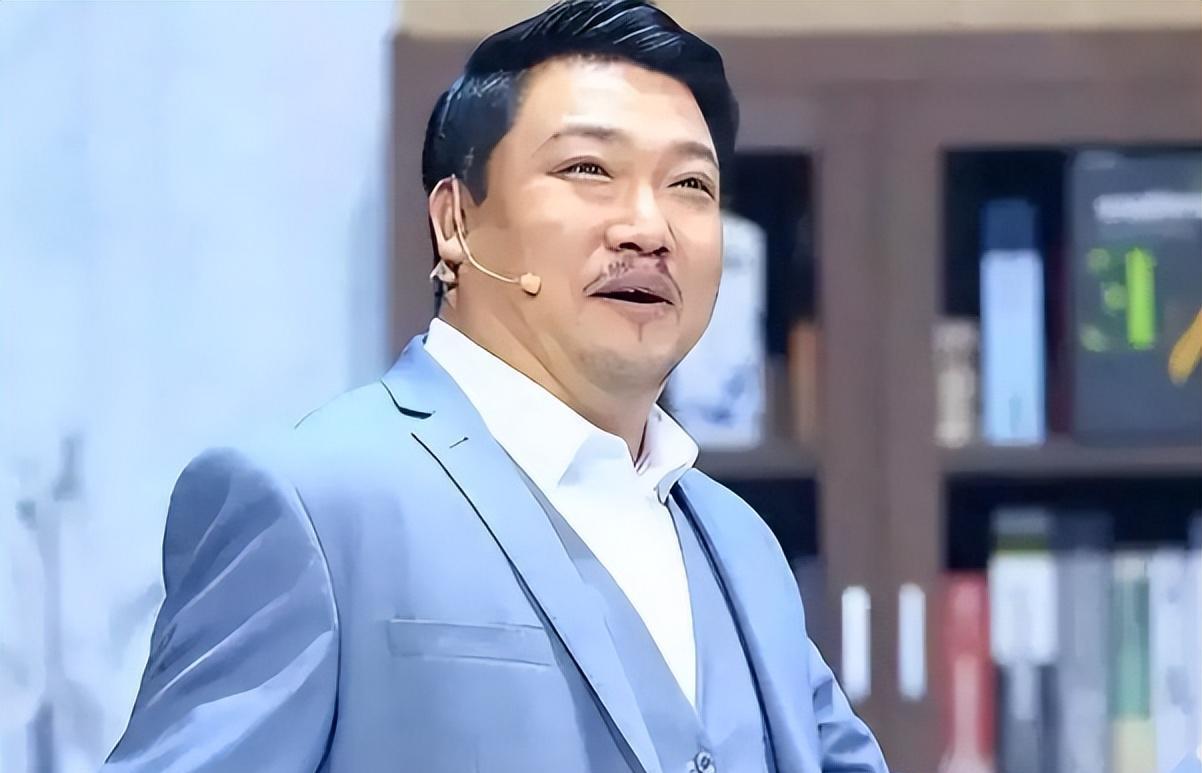 贾冰:喜剧演员转型演员的典范 贾冰曾是喜剧舞台上的无冕之王,如今已