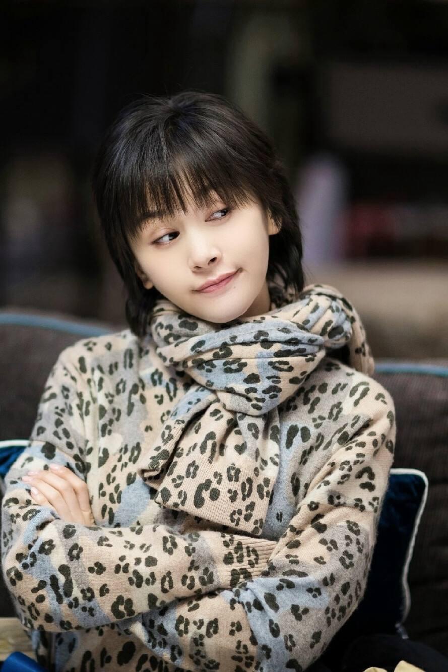 欢乐颂5》:何悯鸿"癫狂"出圈 欢乐颂》的豆瓣评分为7.