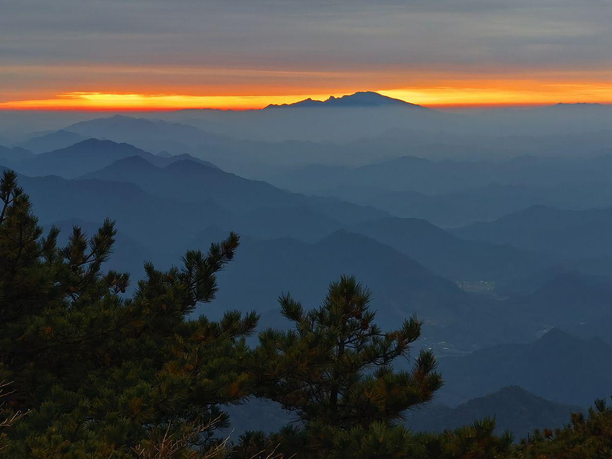 春天的黄山:一场视觉与心灵的盛宴 春风轻拂,黄山盛装迎接每一位游客!