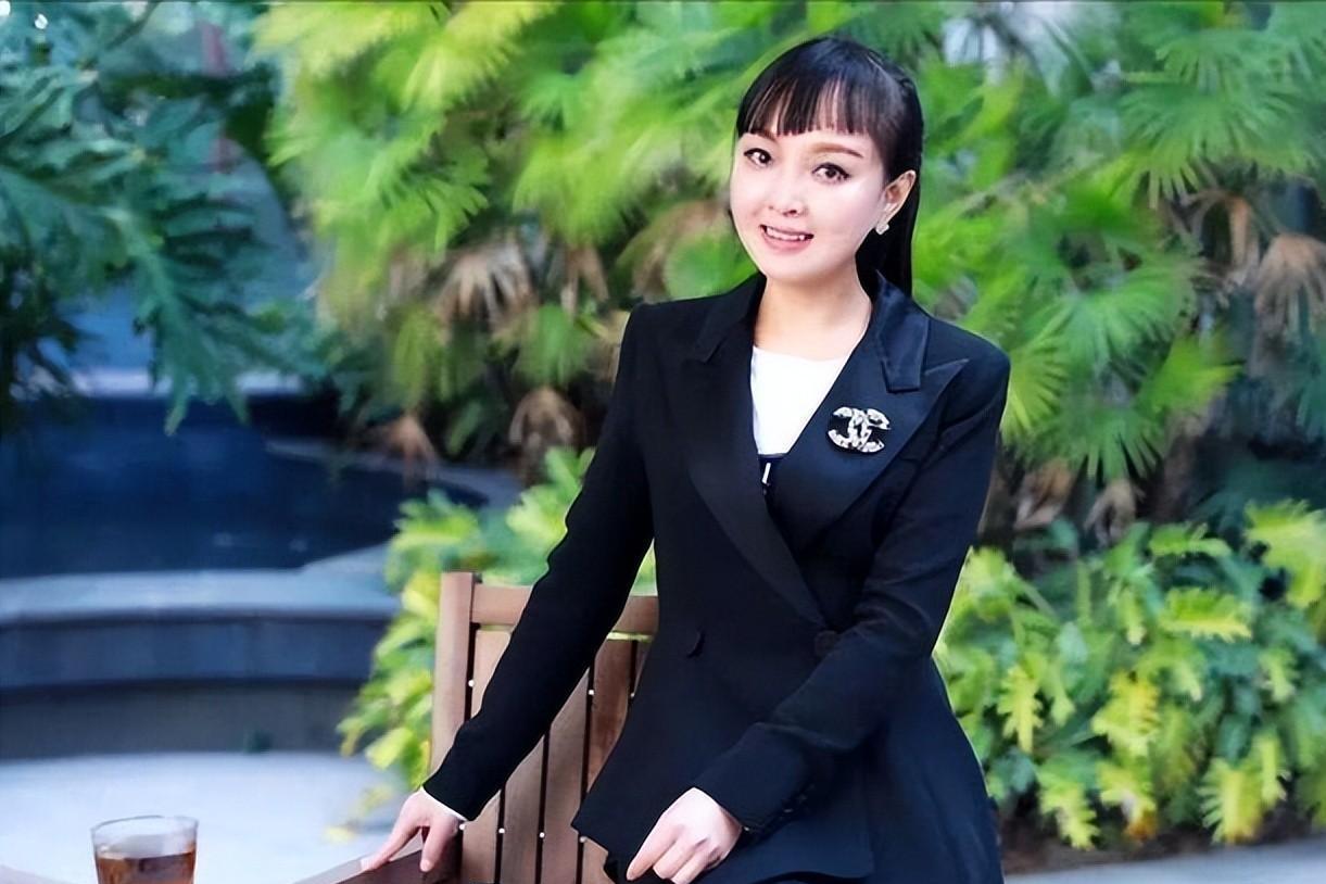 月薪三百到年薪千万:揭秘平安保险皇后叶云燕的逆袭之路 叶云燕,一个