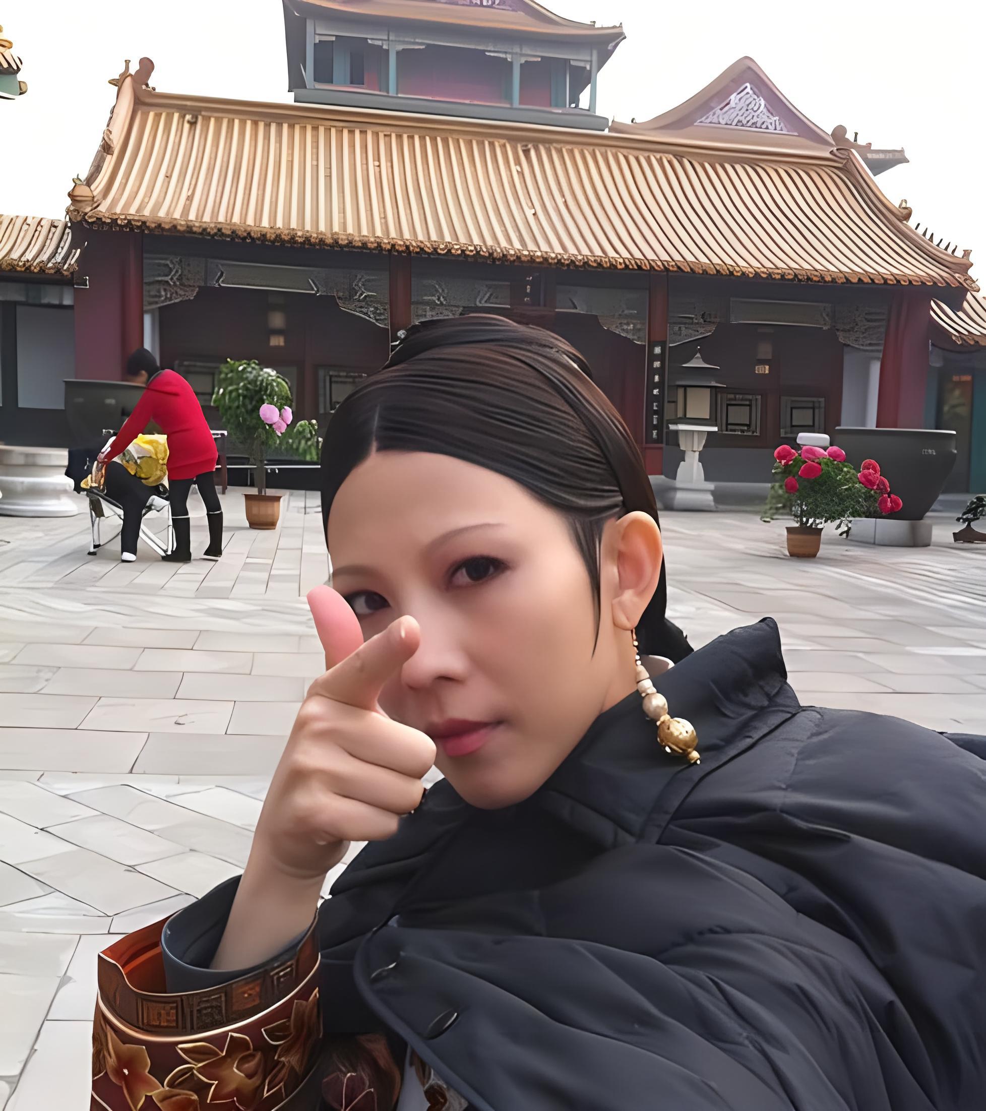 甄嬛传》:罕见花絮照曝光 13年前的电视剧《甄嬛传》开辟了宫斗剧的