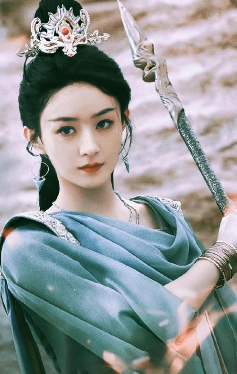 赵丽颖新剧:期待精彩演绎 赵丽颖的古装适配度简直超乎想象,她的气质