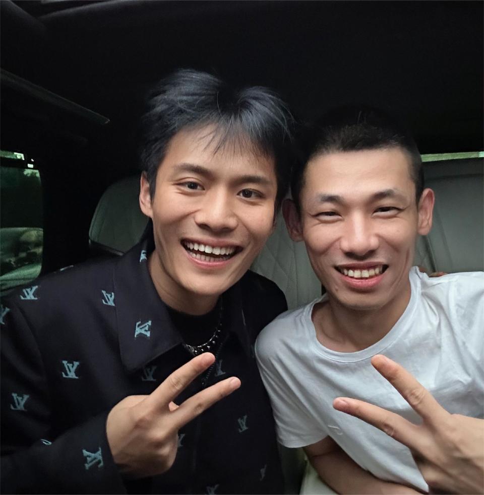 旭旭宝宝的直播收入 旭旭宝宝在直播中透露自己的财务状况,每天礼物十