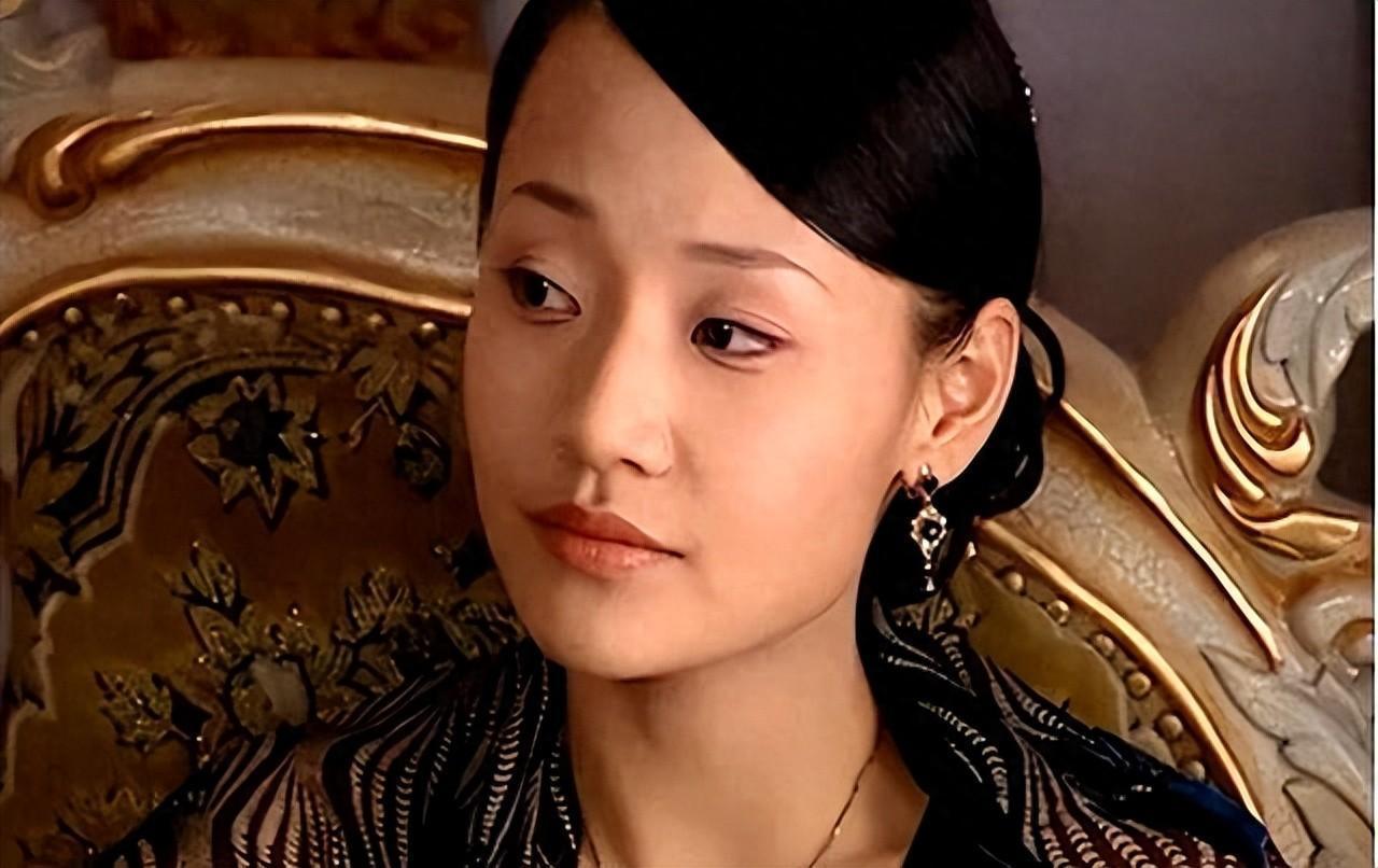 潘星谊:绝代佳人 潘星谊是一位拥有才华和品德的杰出女性,她的人生曾