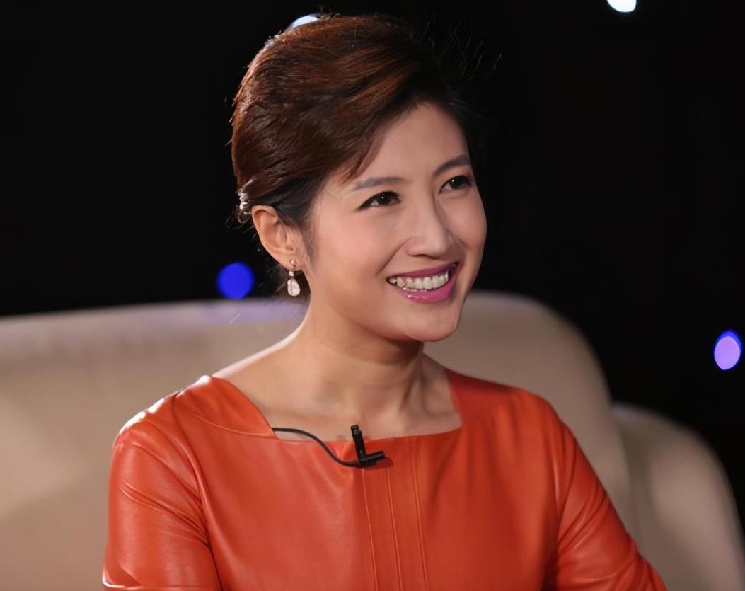 女性坚韧不屈的形象 春妮,北京卫视的一姐,主持风格独具魅力,与郭德纲