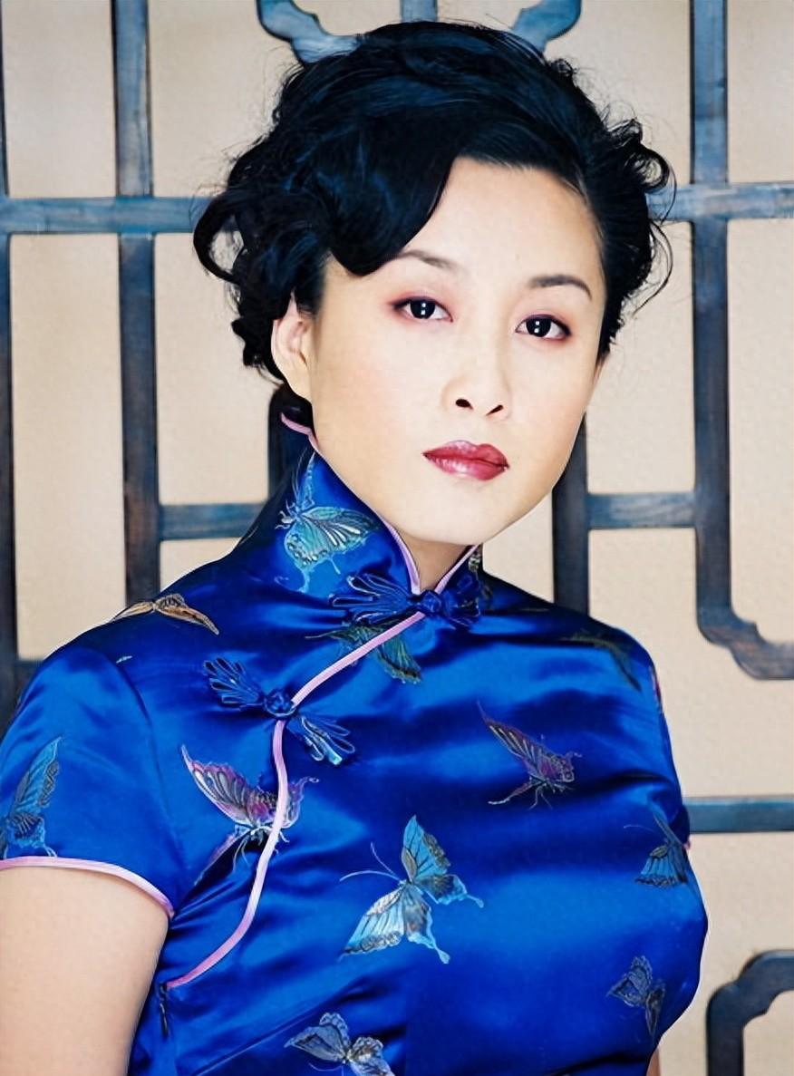 赵倩:30年演艺路 赵倩,一位深受观众喜爱的荧幕演员,她的人品与演技广