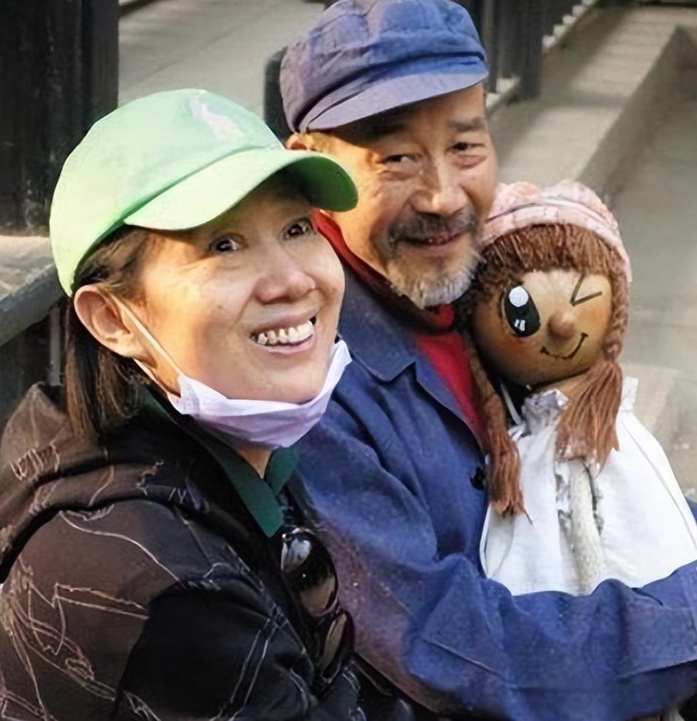 李雪健儿子李亘单身问题 李雪健非常关心的儿子李亘至今37岁仍然单身