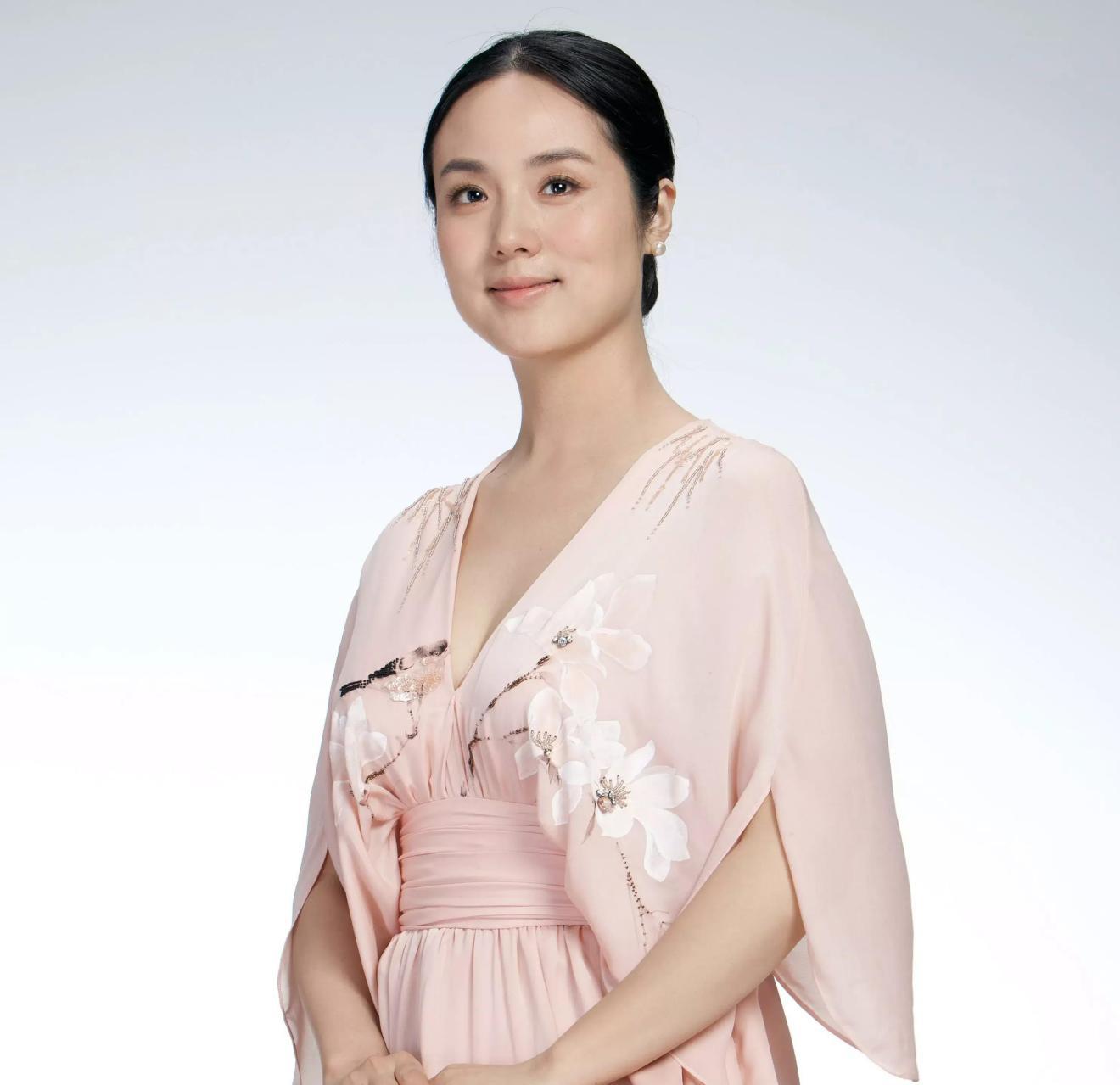 哈辉:歌唱家的人生华章,无畏流言书写幸福篇章 哈辉,这位才华横溢的