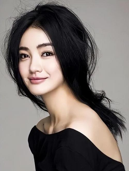 演技派朱杰:用实力征服观众 朱杰凭借卓越的表演技巧和对角色的深入