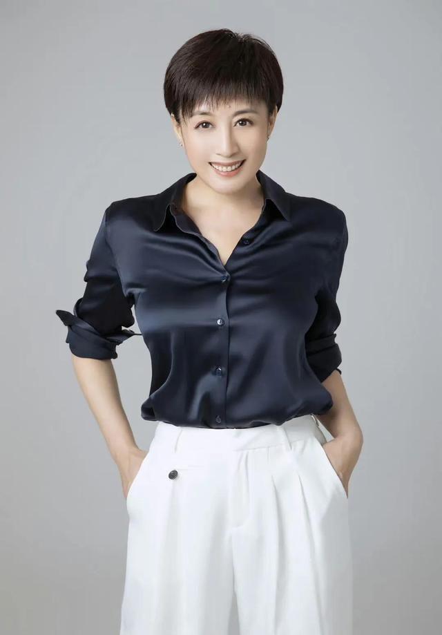 赵倩:从美人胚子到幸福人妻,爱情长跑终成正果 赵倩出生于北京,从小就