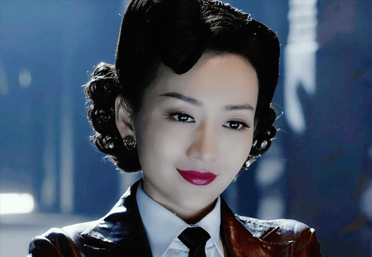 王鸥:身材问题和婚恋传闻 王鸥因身材问题引发热议,而她曾被爆出和