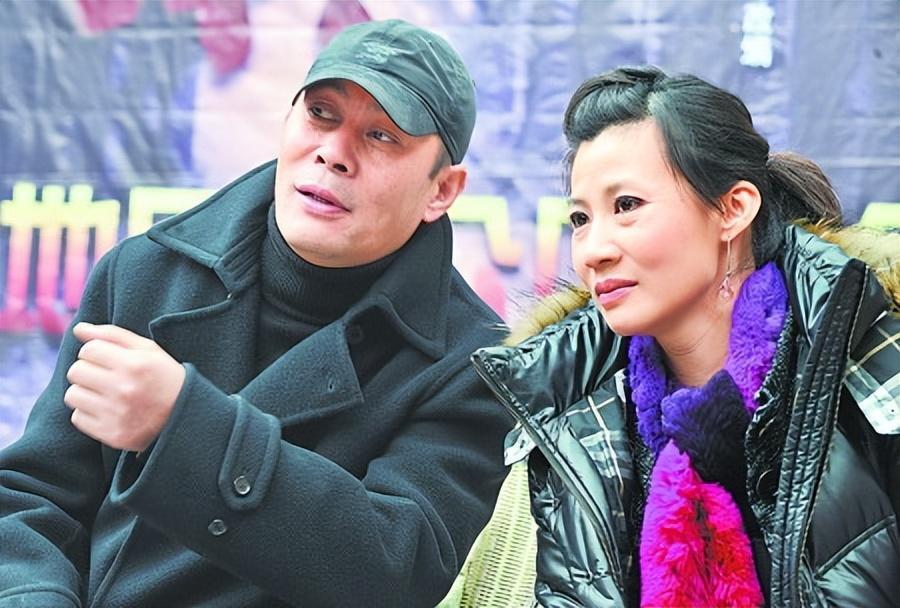 纪实张光北:拍戏竟领证结婚 年轻的张光北和陈炜小姐在拍摄电影时