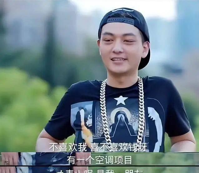 欢乐颂》:姚滨与曲筱绡的友情与爱情 姚滨与曲筱绡的关系是一种复杂而