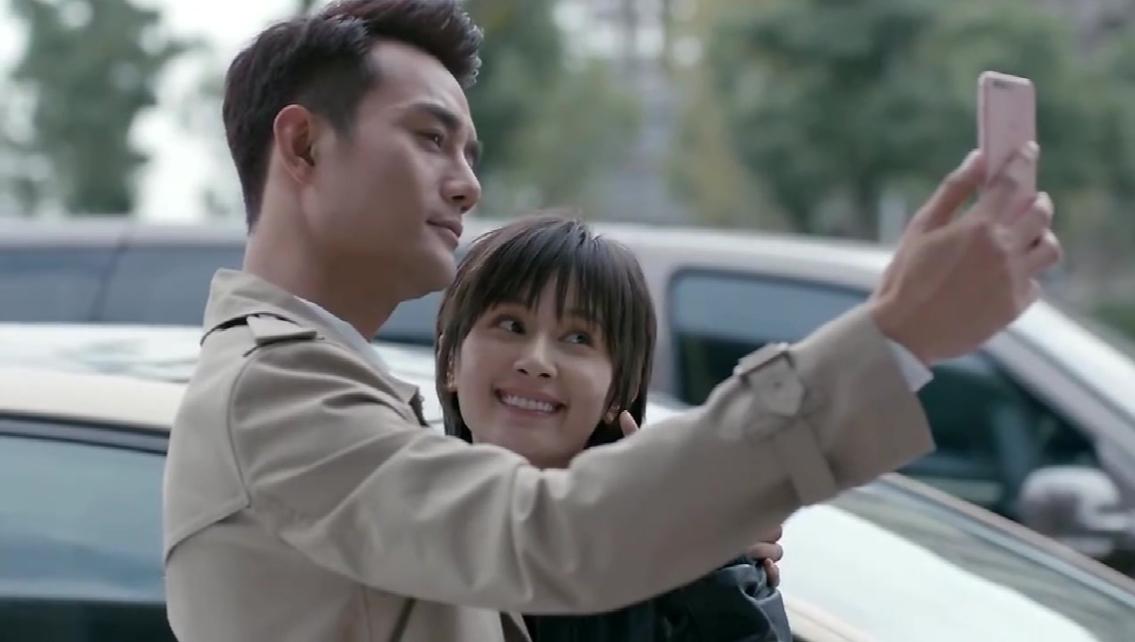 欢乐颂》:姚滨与曲筱绡的友情与爱情 姚滨与曲筱绡的关系是一种复杂而