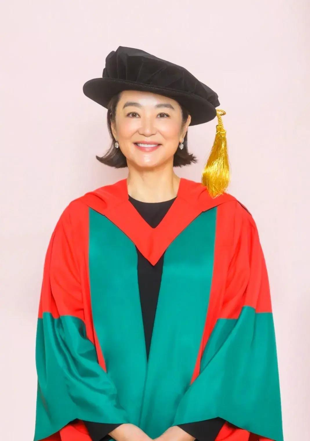 林青霞:永恒的美 林青霞70岁现身香港巴塞尔艺术展,依旧美丽动人,风姿