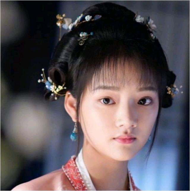 任敏:演技炸裂,娱乐市场的新星 随着《三大队》的热播,任敏凭借出色