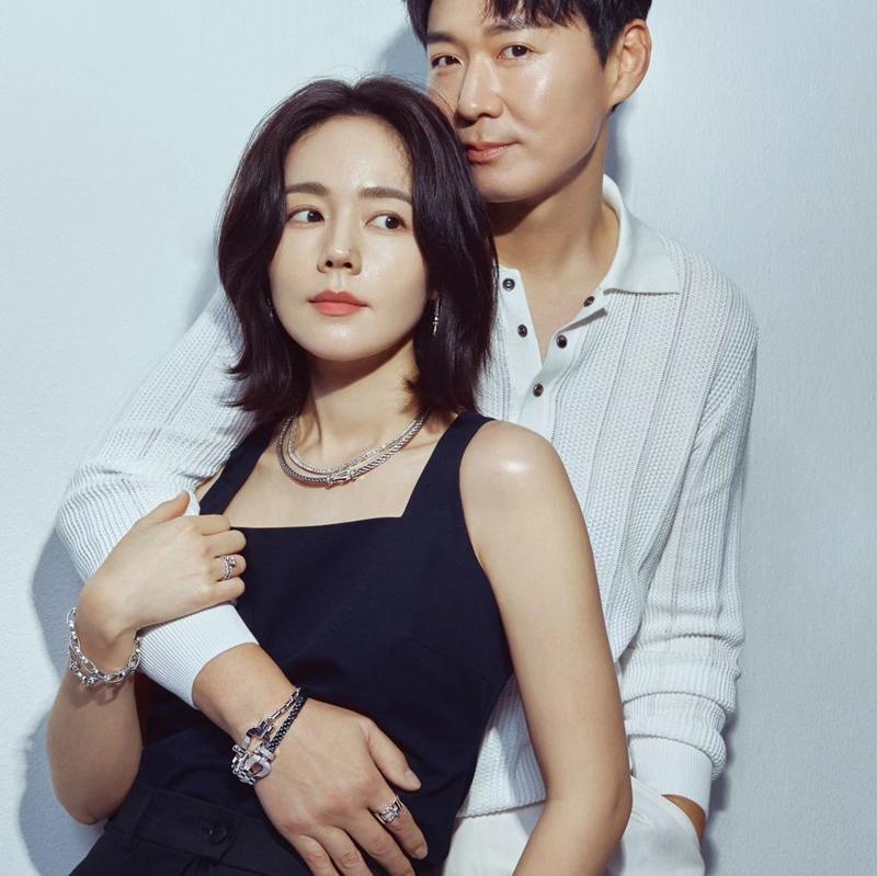 延政勋,韩佳人:19年恩爱 韩国模范夫妻档延政勋,韩佳人,受法国珠宝