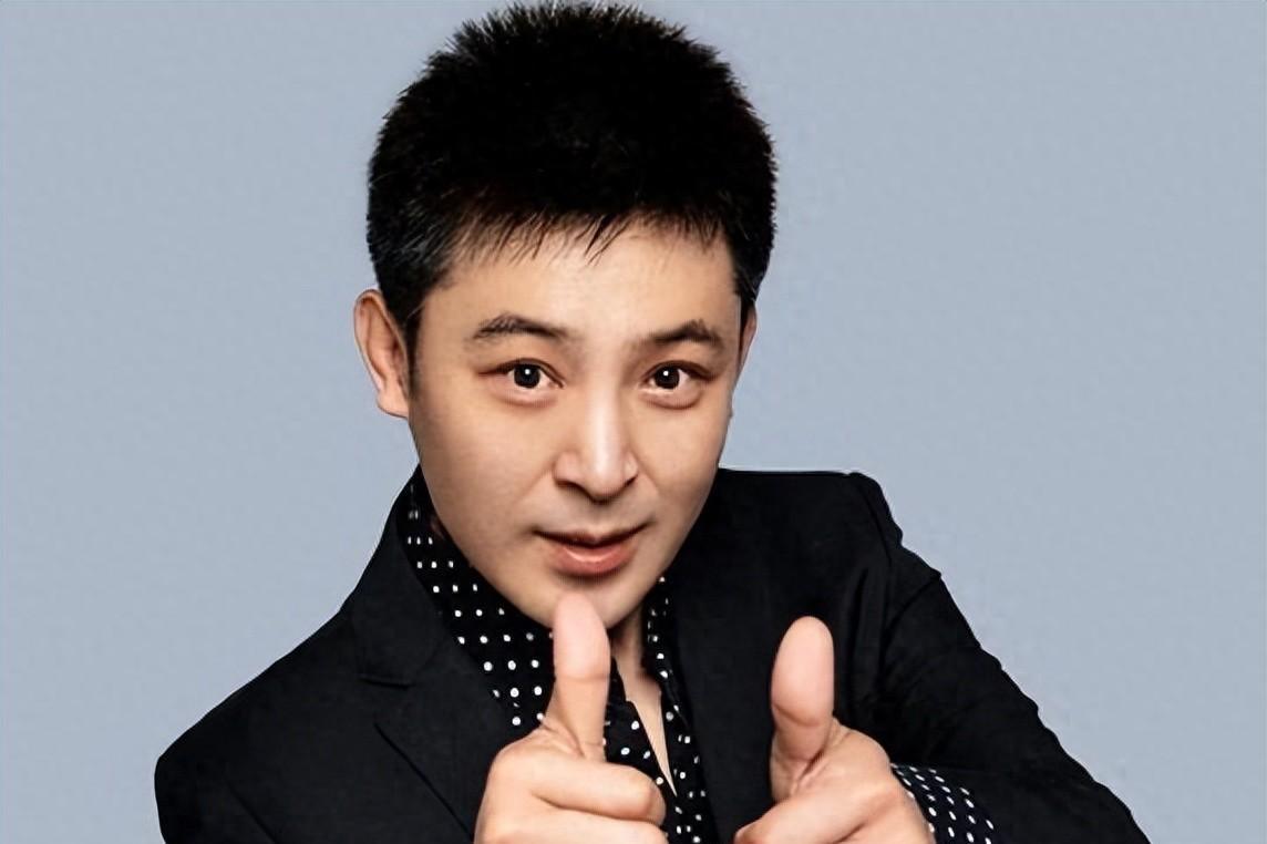 孙涛:春晚舞台的常客,背后的家庭与事业双丰收 孙涛,一个名字在春晚