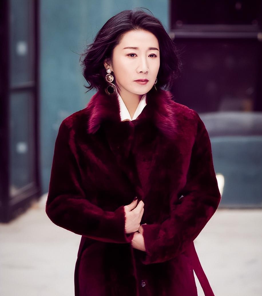 郭虹:专注演技的"异类" 郭虹是一位专注于演技的女演员,她的演技和