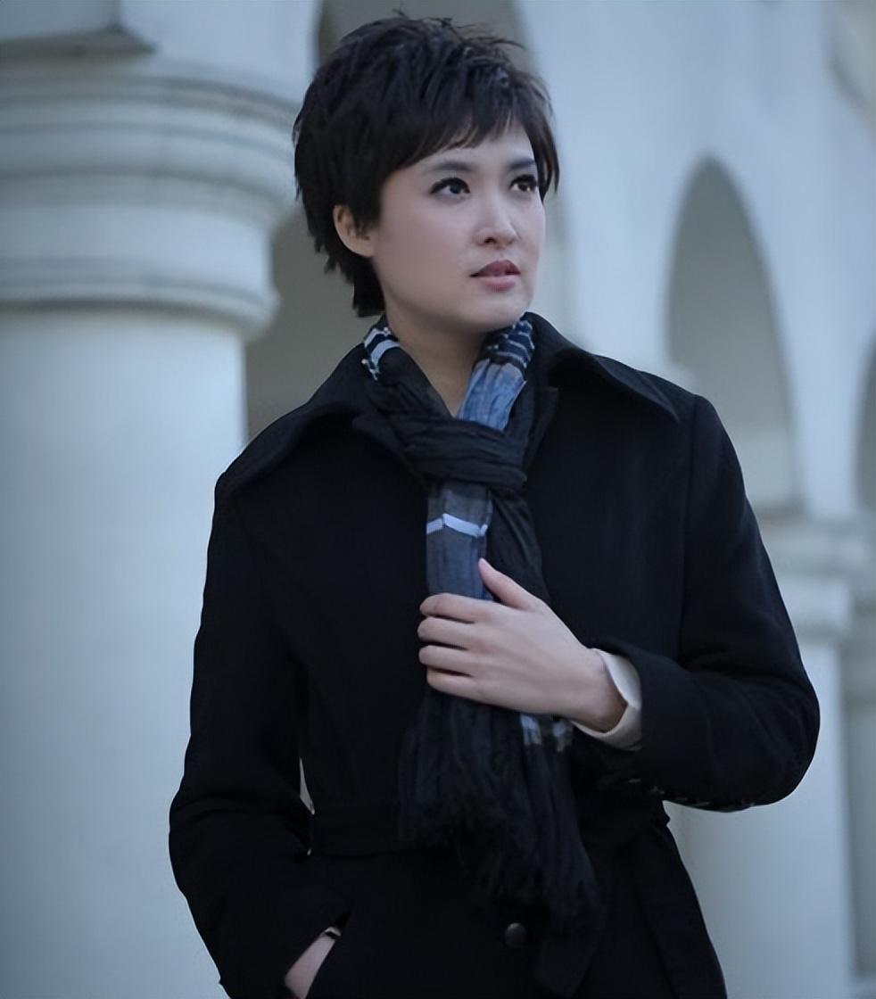 央视"隐形支柱"桑晨:家世显赫.@小肖课堂的动态