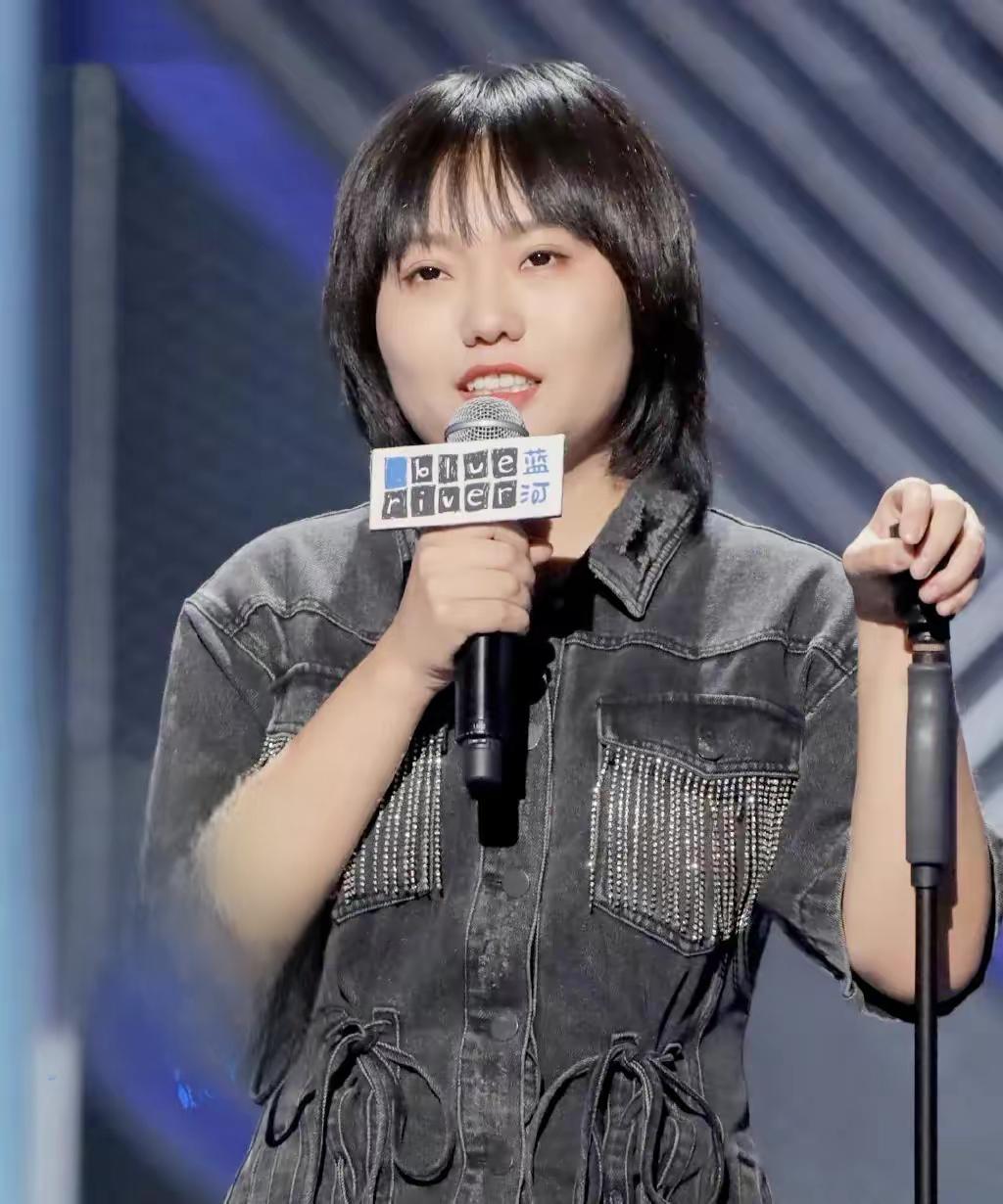李雪琴恋情曝光:才子佳人,情投意合 李雪琴新恋情曝光,与才华横溢的王