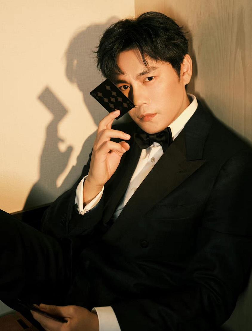 秦昊:娱乐圈中的"变形金刚",45岁再创新高 秦昊,一位在娱乐圈中深耕