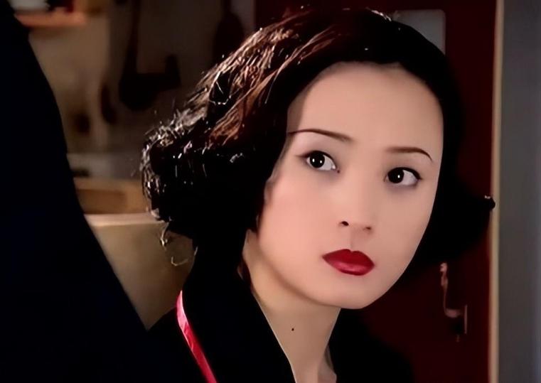 48岁蒋勤勤大变模样 蒋勤勤曾是许多男人心中的"意难平",如今居然面貌