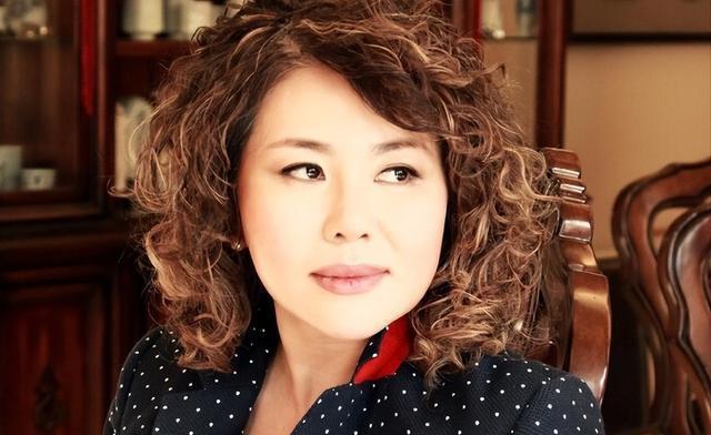 央视间谍主持人女方静(央视间谍主持人女方静静是谁)