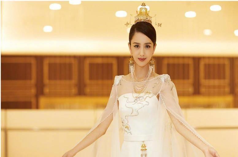 虽然有些争议和质疑,但这次事件对佟丽娅和她的儿子来说都是积极的.