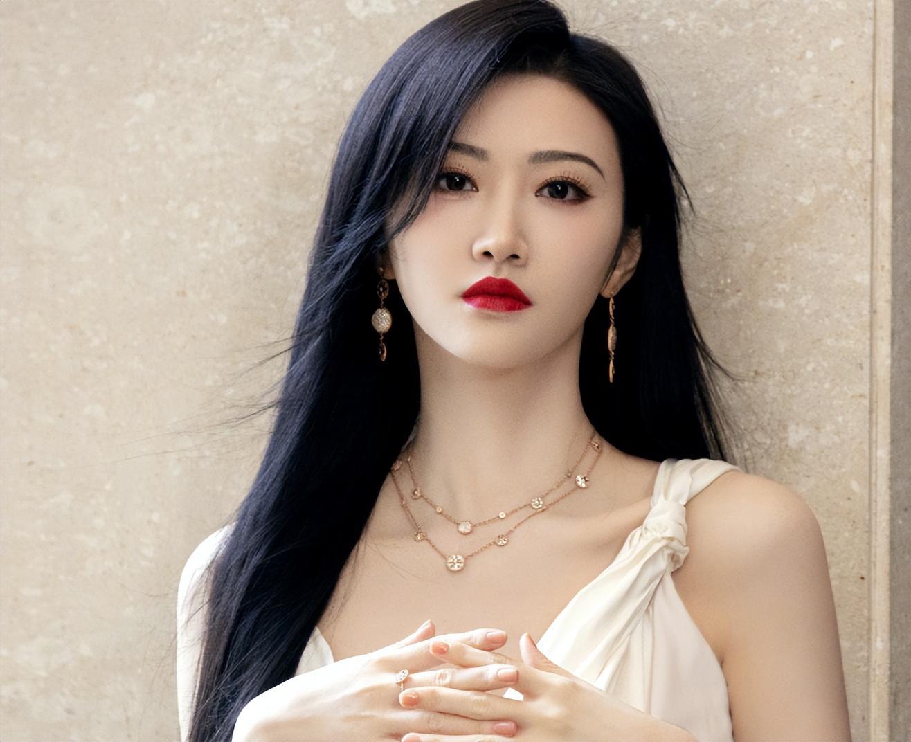 深度解读:娱乐圈的"红"与"不红",资源背后的商业