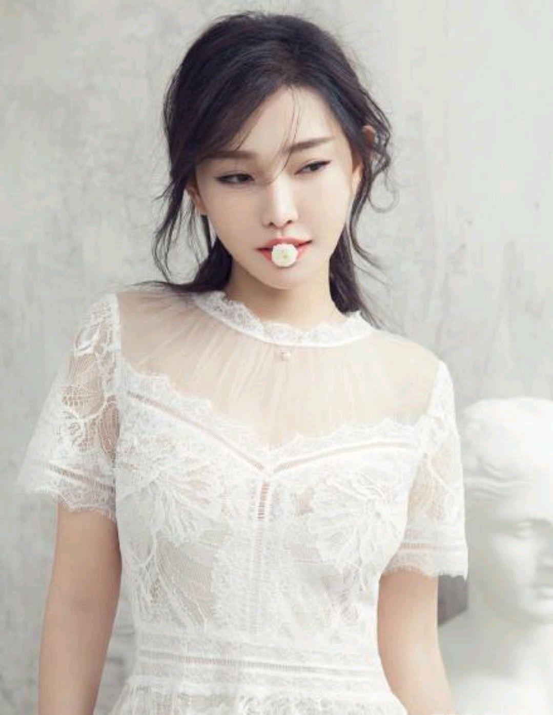 童菲:从大二女生到最美晶女郎 童菲,从一名普通的大学生到如今的耀眼