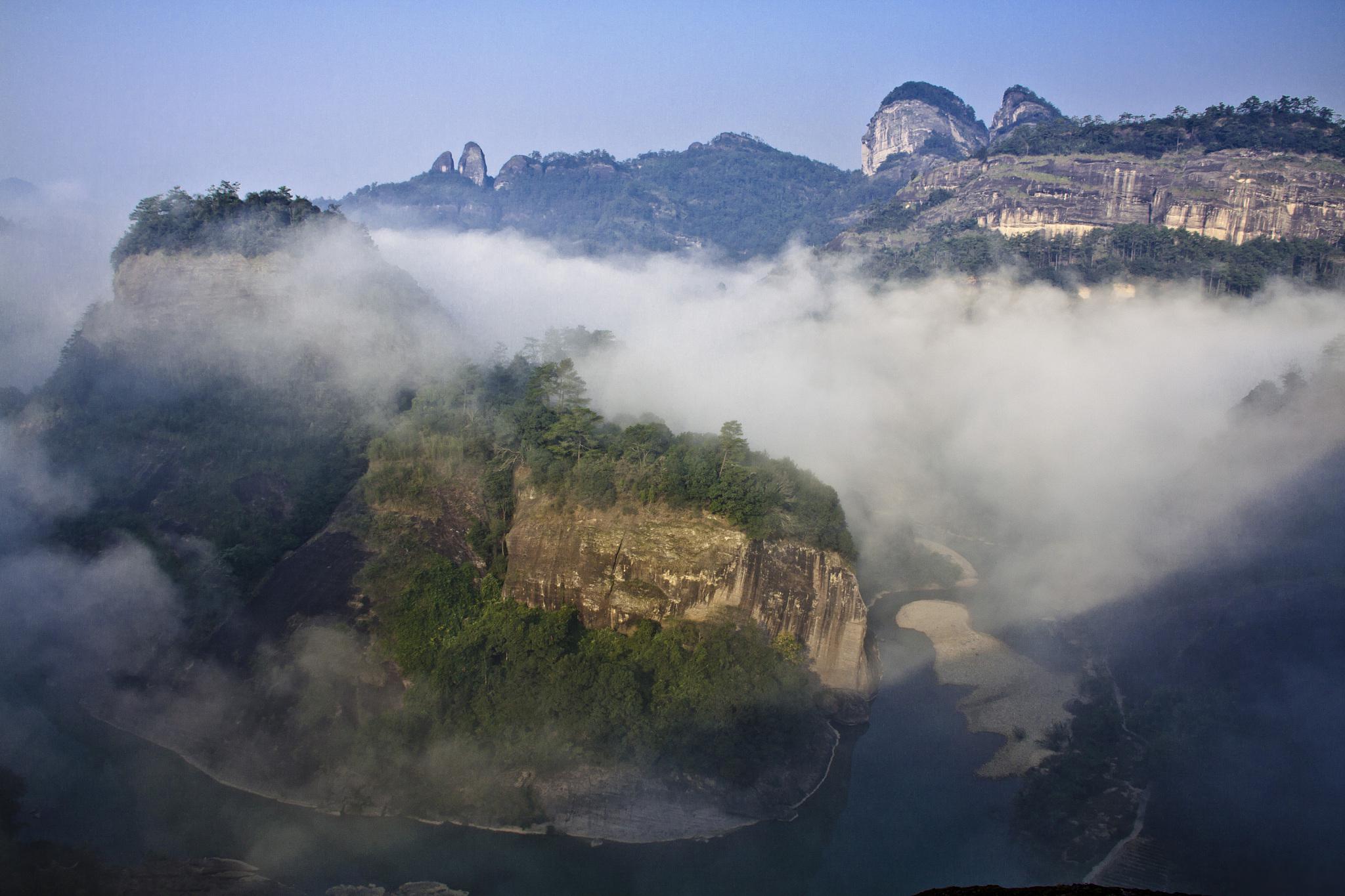 雁荡山的明珠:灵峰风景区 雁荡山,镶嵌在浙江温州乐清市的一颗璀璨