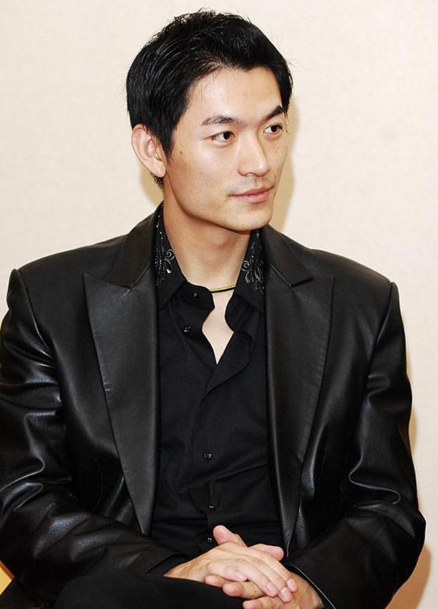 朱泳腾:演技与颜值并存,待更多机会绽放光芒 朱泳腾,上戏毕业,演技和